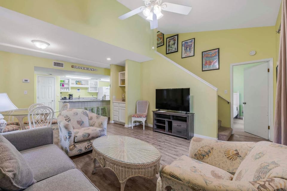 Condo, Multiple Beds (Sugar Beach 328) | Living area
