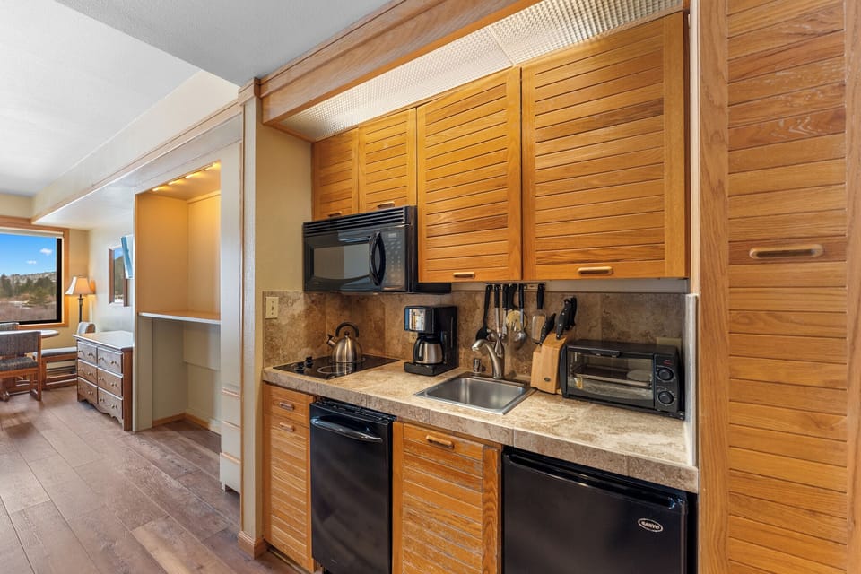 Condo (1 Bedroom) | Property amenity