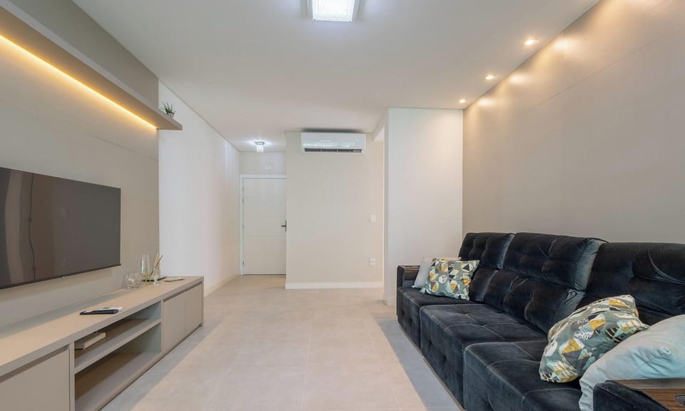 Basic Apartment | Living area