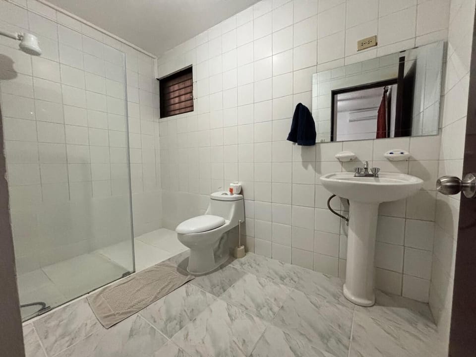 Single Room, Balcony | Bathroom | Combined shower/tub, towels, soap, shampoo