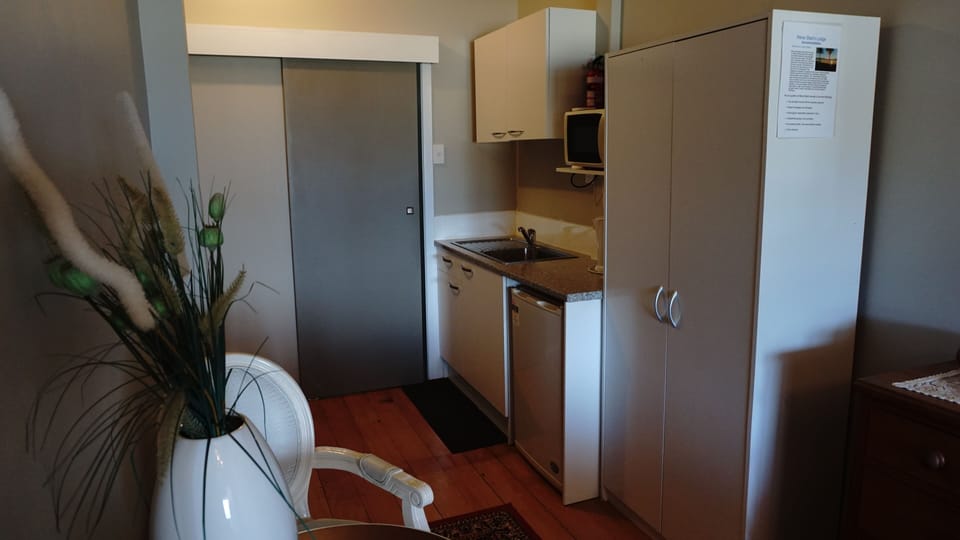 Deluxe Double Room, Private Bathroom, Sea View | Desk, laptop workspace, blackout drapes, soundproofing