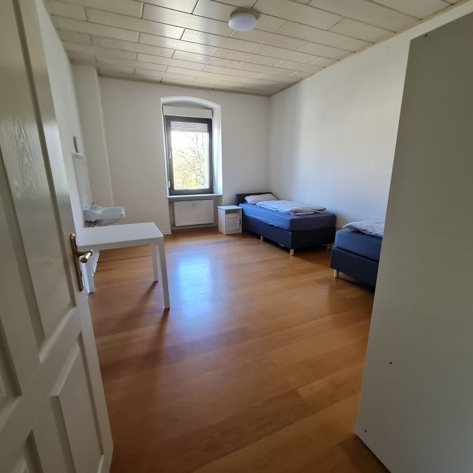 Iron/ironing board, WiFi (free)