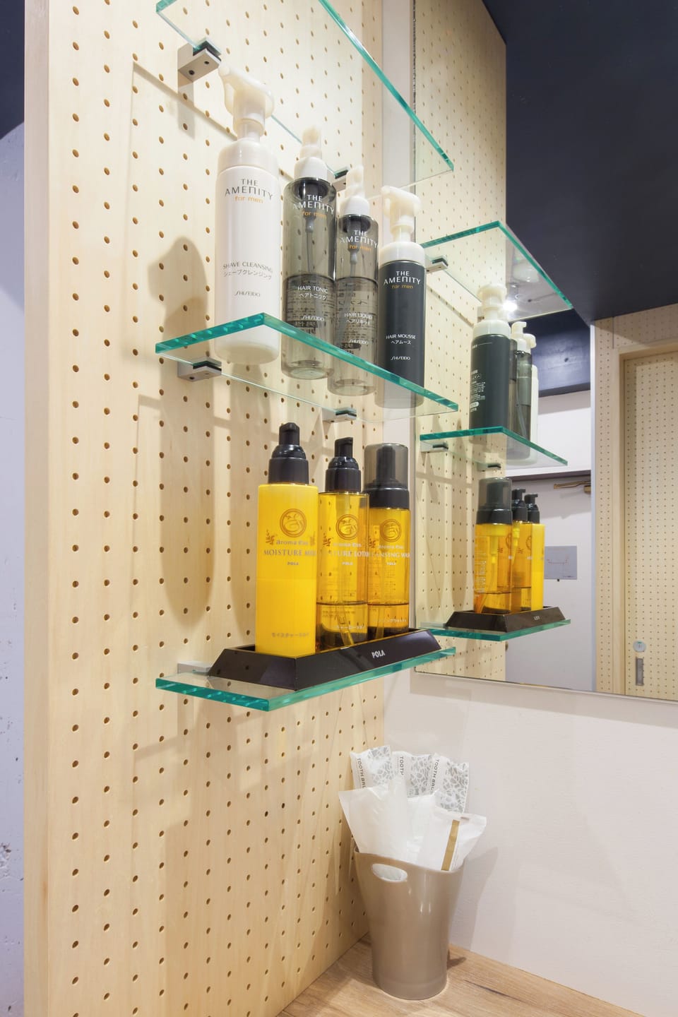 Bathroom amenities