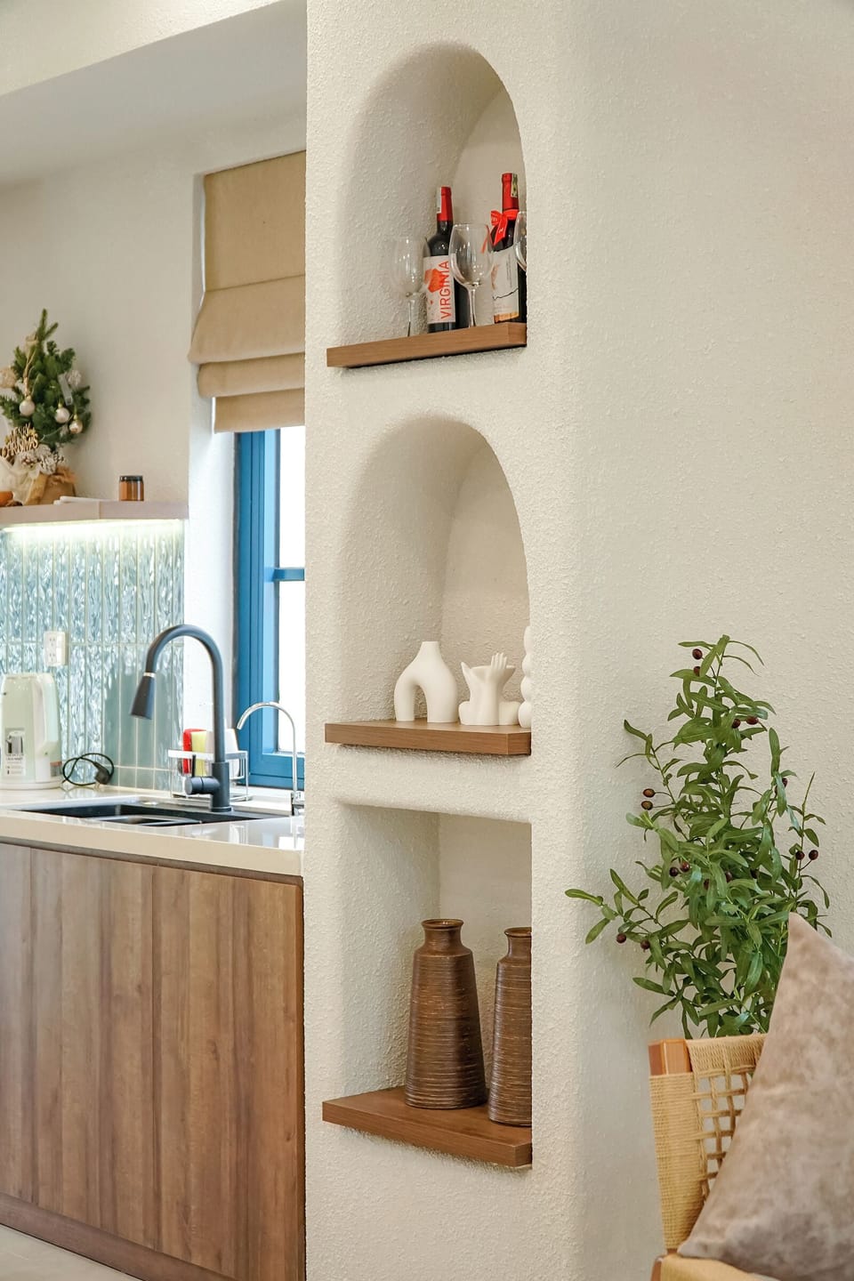 Deluxe Villa, 4 Bedrooms, Garden View | Private kitchen | Fridge, microwave, oven, stovetop