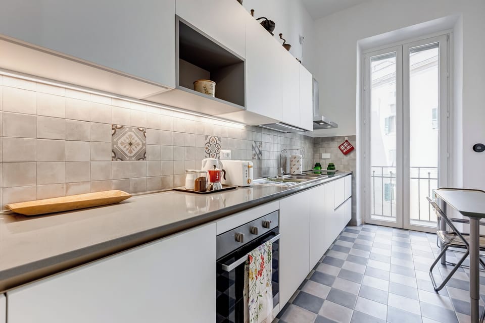 Apartment, 3 Bedrooms, Kitchen, City View | Private kitchen | Full-size fridge, microwave, oven, stovetop