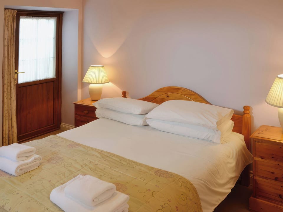 2 bedrooms, individually decorated, individually furnished, free WiFi