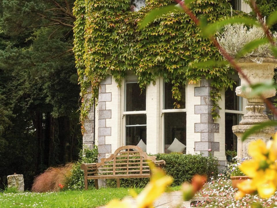 Cottage | Property grounds