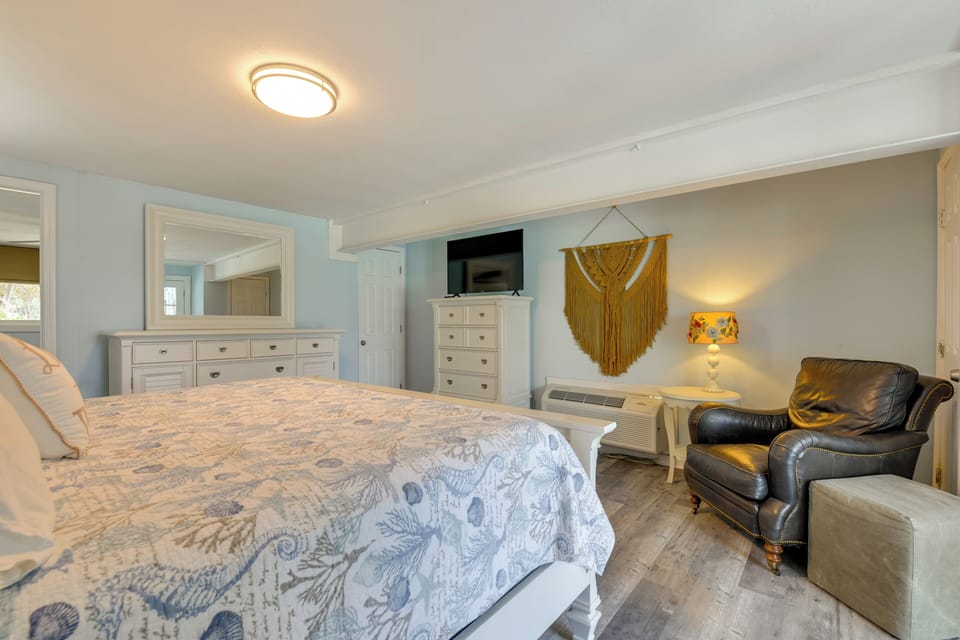 Apartment (1 Bedroom) | Interior