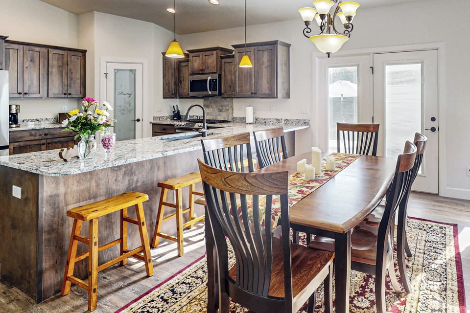 House (5 Bedrooms) | Interior