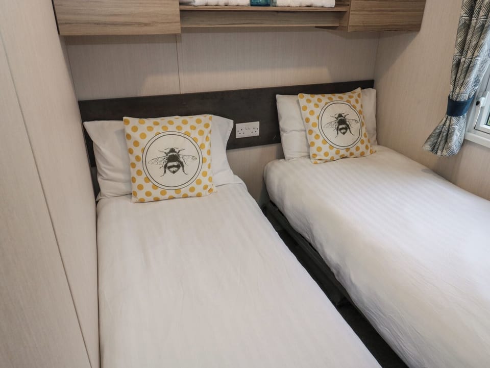 2 bedrooms, individually decorated, individually furnished, free WiFi