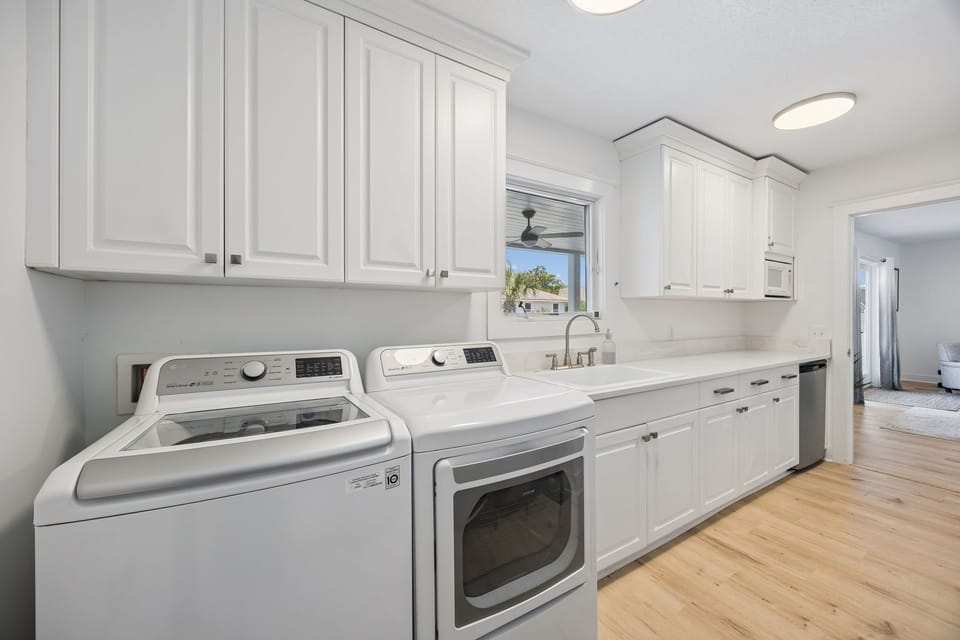 House, 3 Bedrooms | Private kitchen | Fridge, oven, coffee/tea maker, toaster