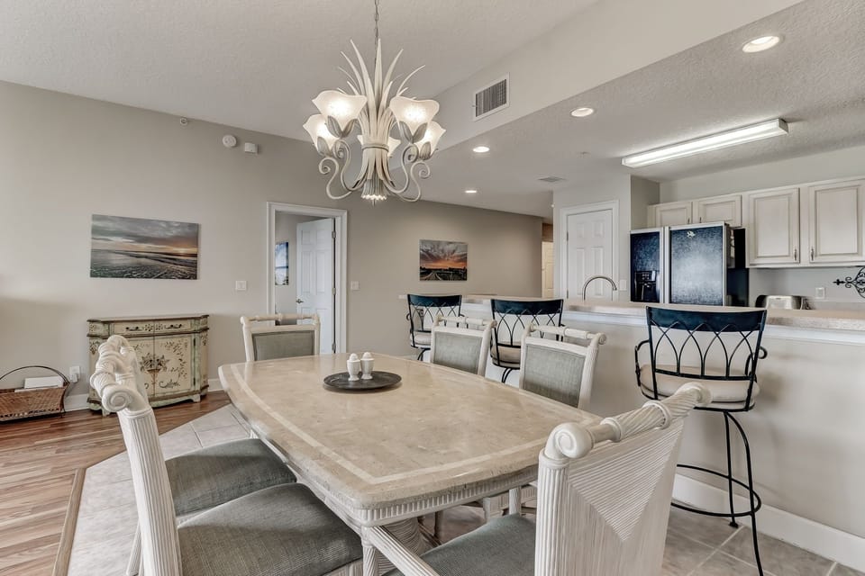 Condo, 3 Bedrooms | Dining