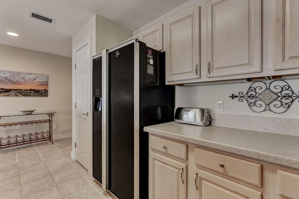 Condo, 3 Bedrooms | Interior