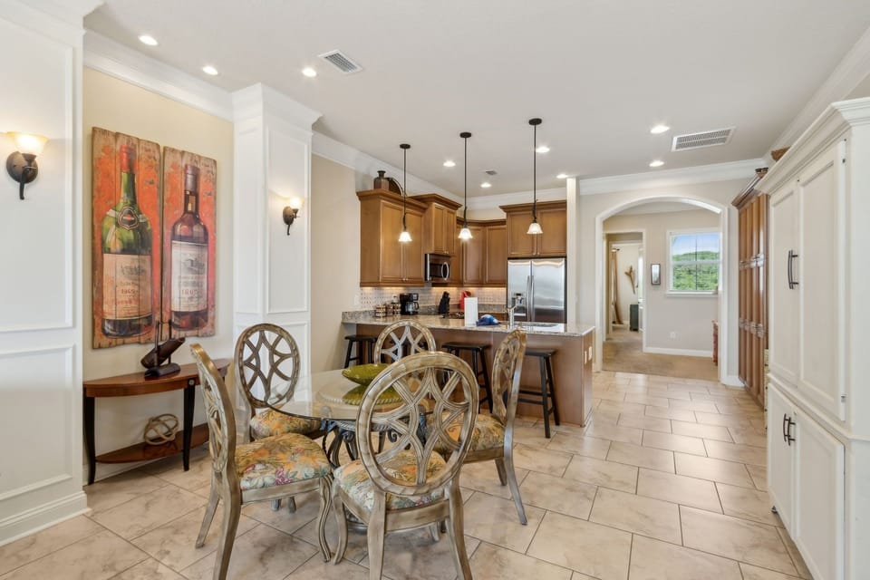 Townhome, 3 Bedrooms | Dining