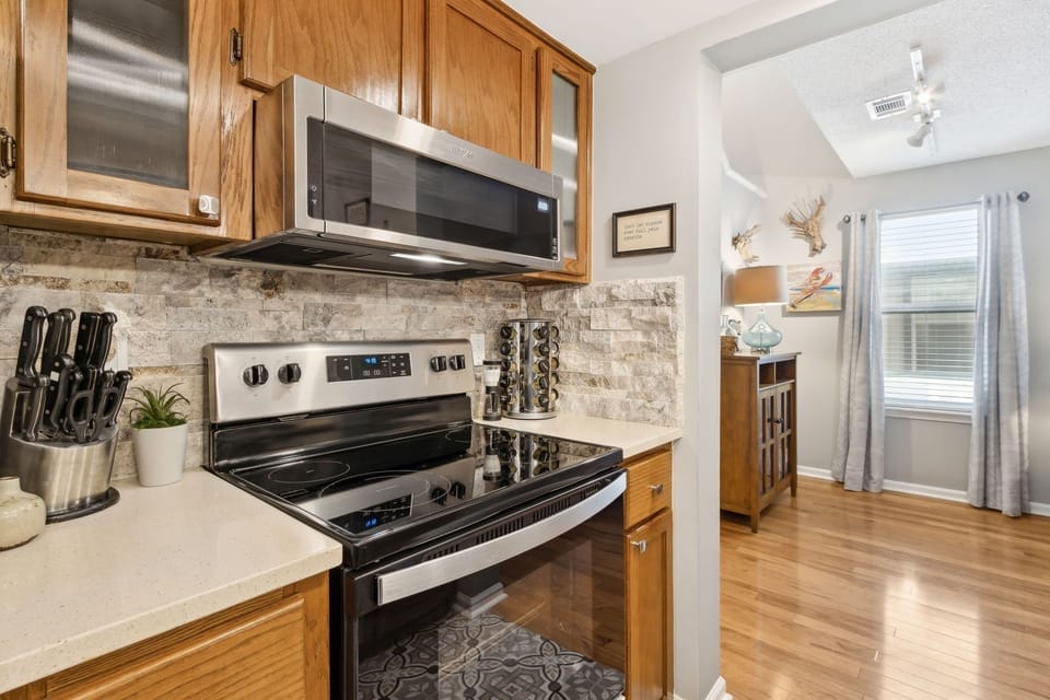 Duplex, 2 Bedrooms | Private kitchen | Coffee/tea maker, fridge, oven, toaster