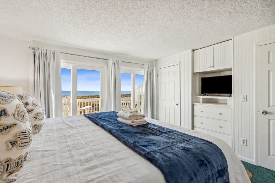 Townhome, 3 Bedrooms | 3 bedrooms, iron/ironing board, free WiFi