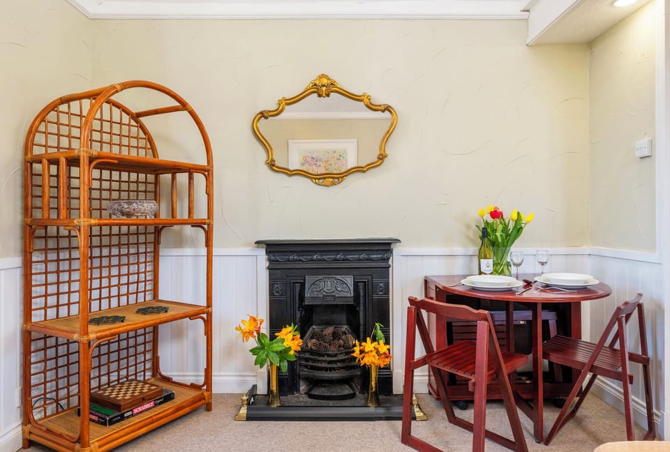 Cottage | Interior