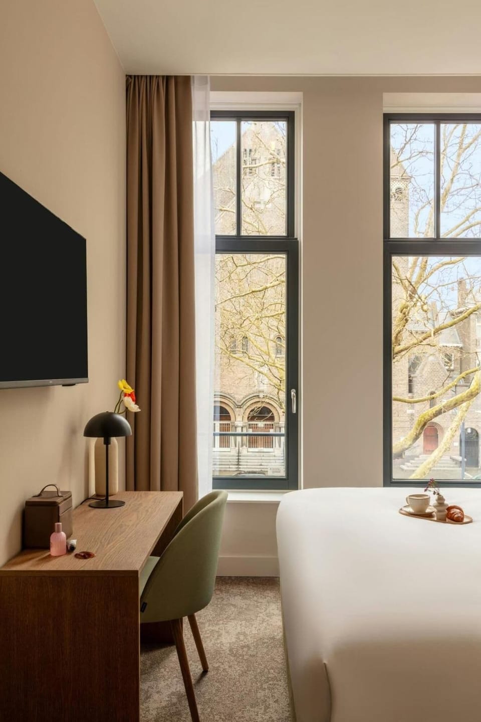 Deluxe Double Room, 1 King Bed | In-room safe, desk, blackout drapes, free WiFi