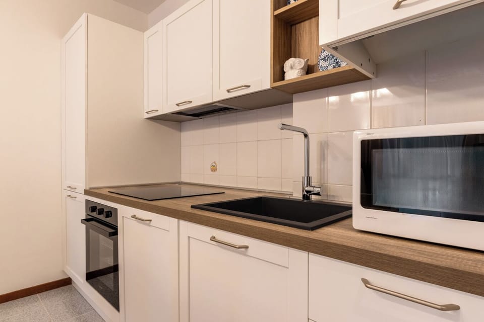 Basic Apartment | Private kitchen | Espresso maker, electric kettle