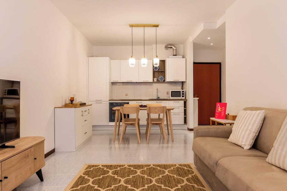 Basic Apartment | Living area | 35-cm TV with digital channels