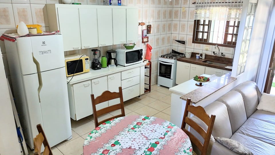 Chalet | Private kitchen | Fridge, cookware/dishes/utensils