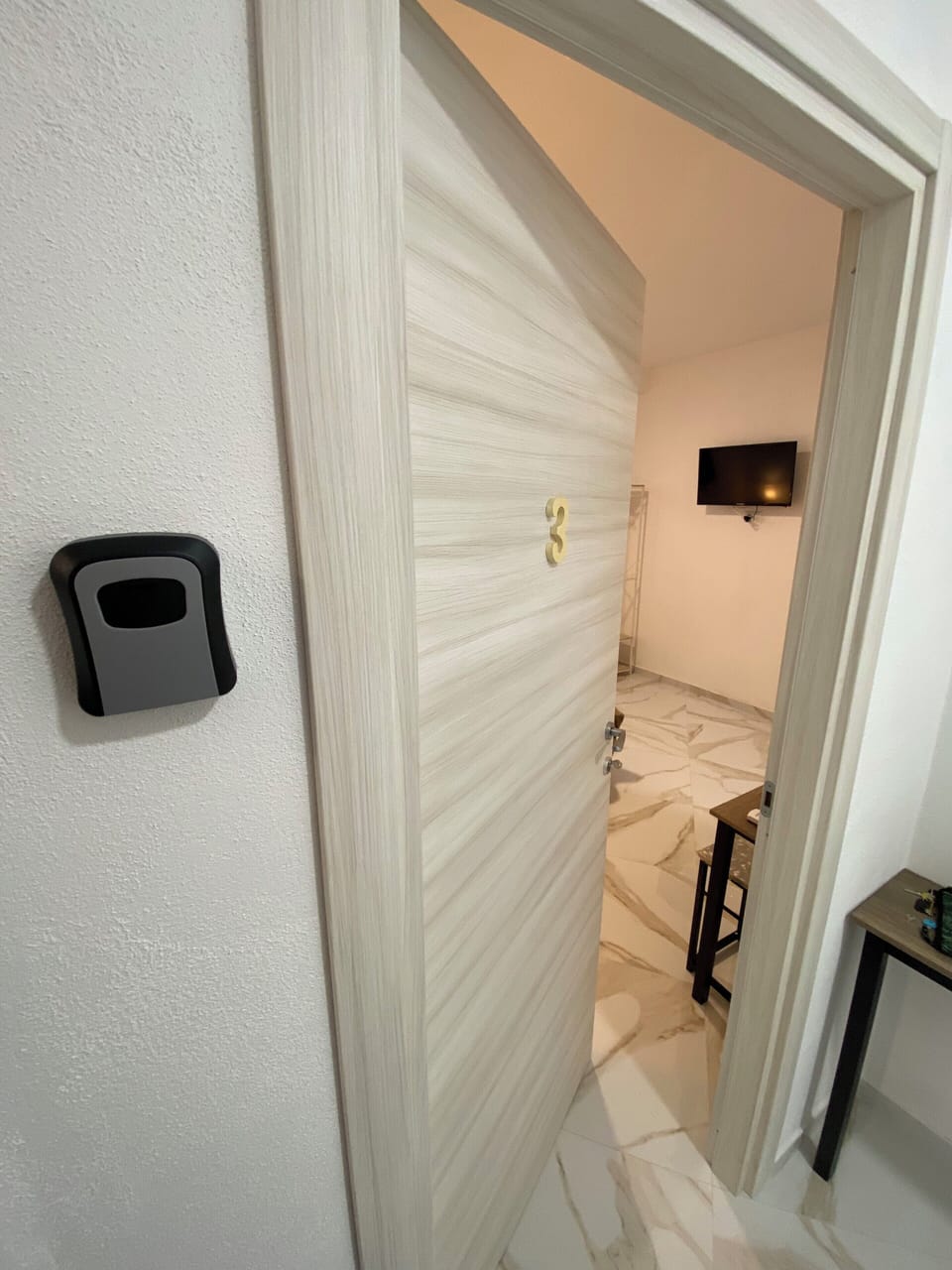 Basic Double Room | Desk, laptop workspace, soundproofing, free WiFi