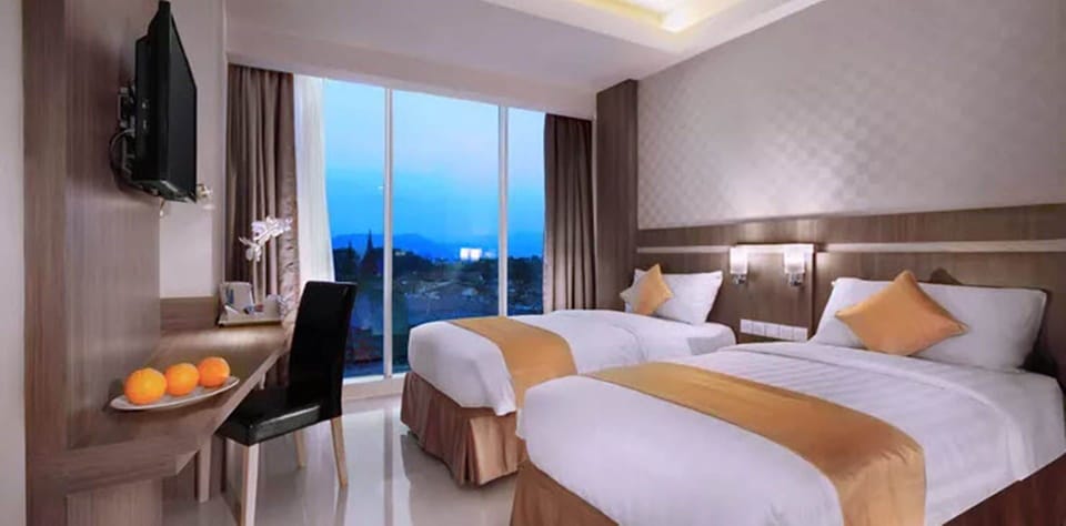 Superior Room | 1 bedroom, minibar, in-room safe, desk