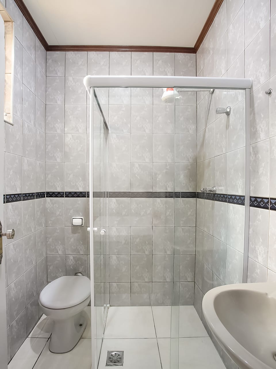 Shower, free toiletries, towels, soap