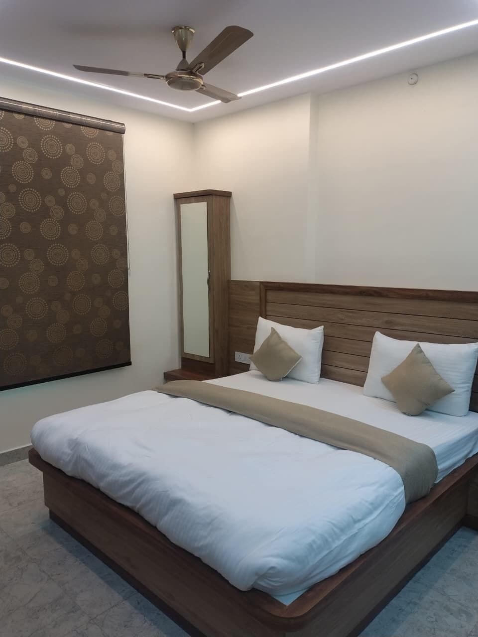 Rollaway beds, free WiFi, bed sheets
