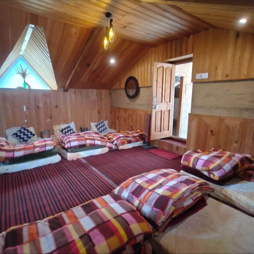 Shared Dormitory | Free WiFi, bed sheets