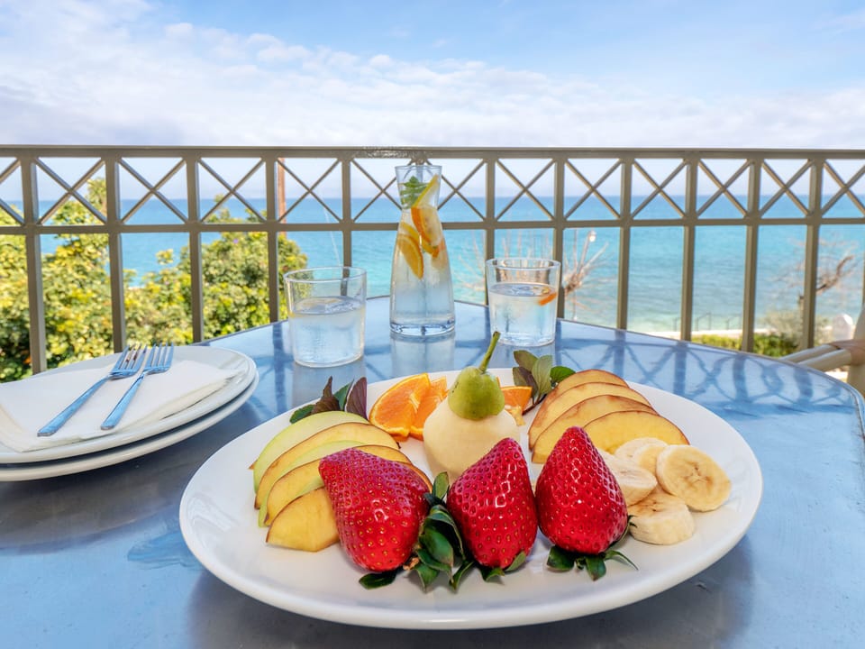 Family Room | Terrace/patio