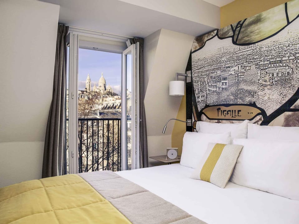 Privilege, Room, 1 Queen Bed, Balcony | Premium bedding, in-room safe, desk, laptop workspace