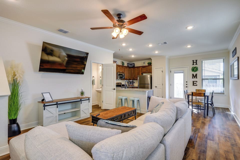 Apartment (3 Bedrooms) | Front of property