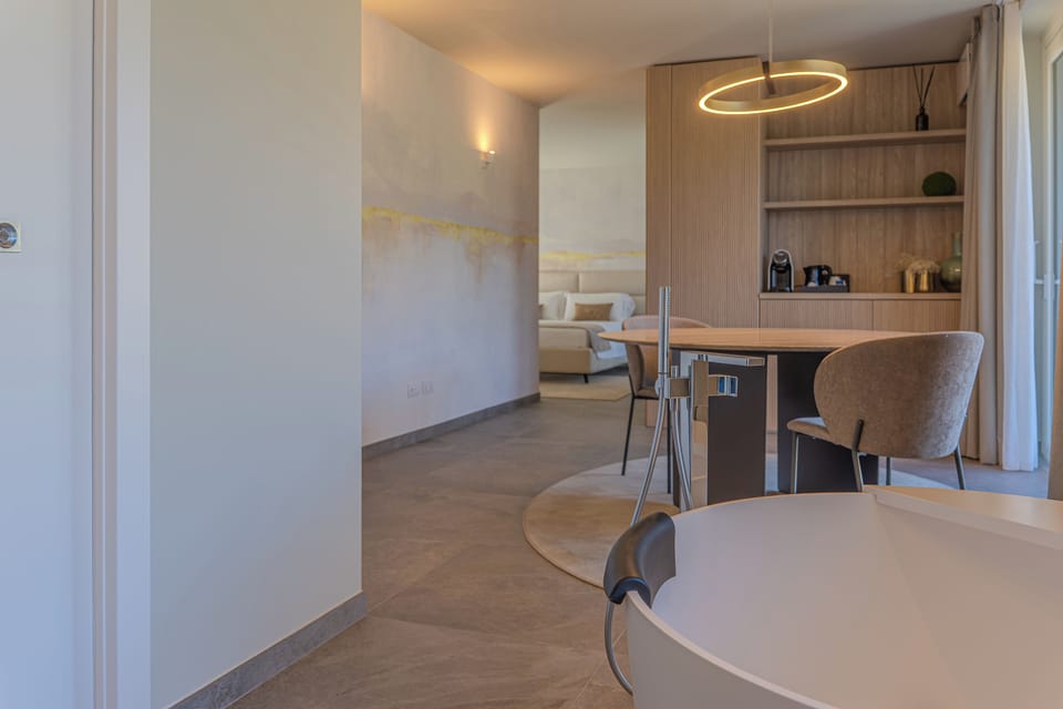 Luxury Suite, Mountain View | In-room safe, blackout drapes, free WiFi