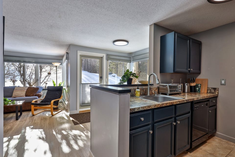 House, 1 Bedroom | Private kitchen | Fridge, oven, coffee/tea maker, toaster
