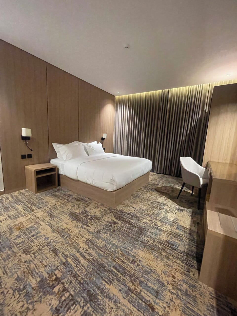 Deluxe Double Room | In-room safe, desk, laptop workspace, blackout drapes