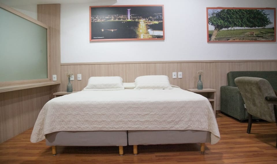 Suite | Minibar, desk, blackout drapes, free WiFi