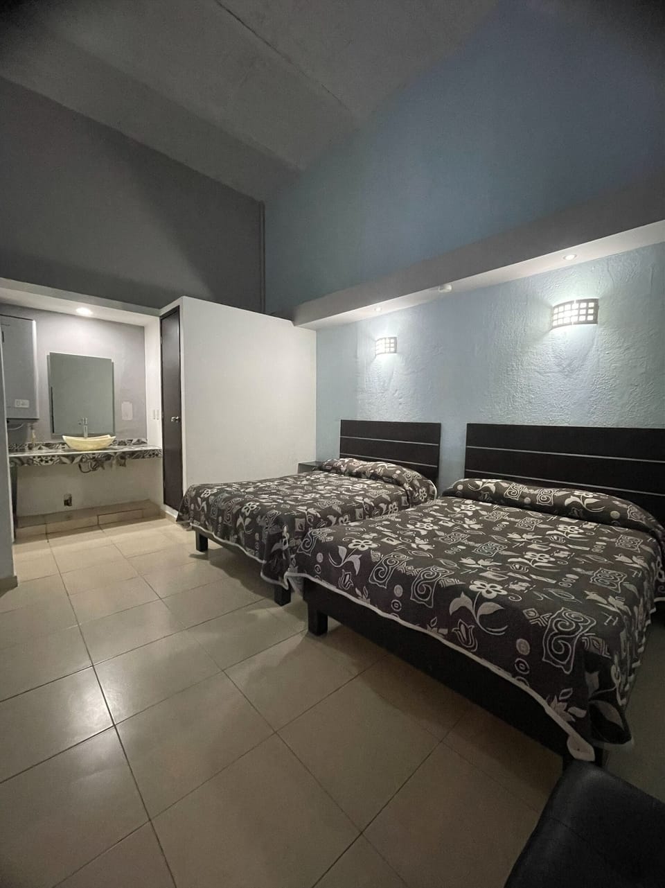 Basic Quadruple Room | Free WiFi