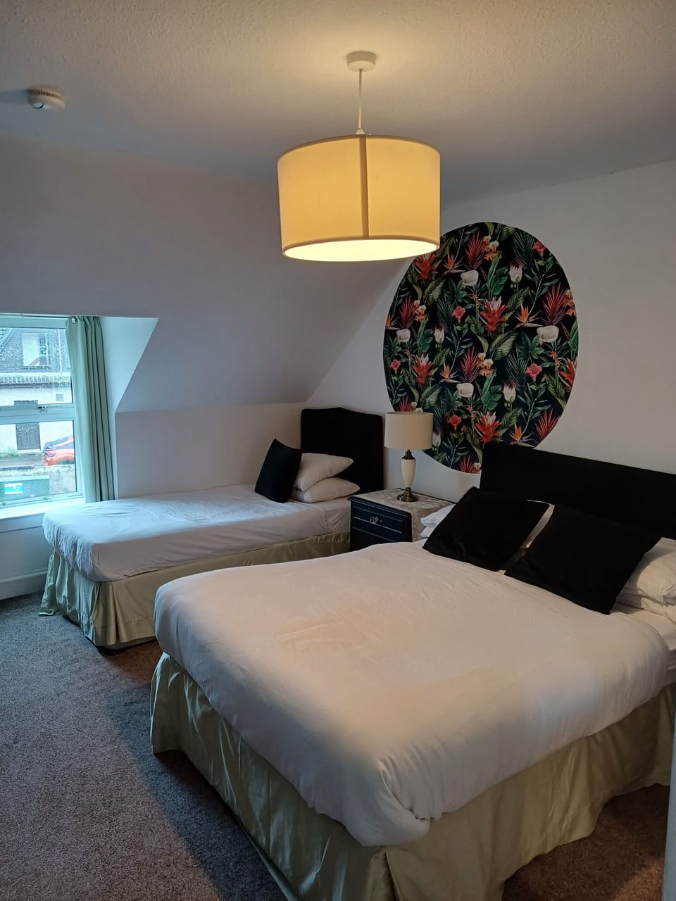 Family Room, City View | Desk, free WiFi