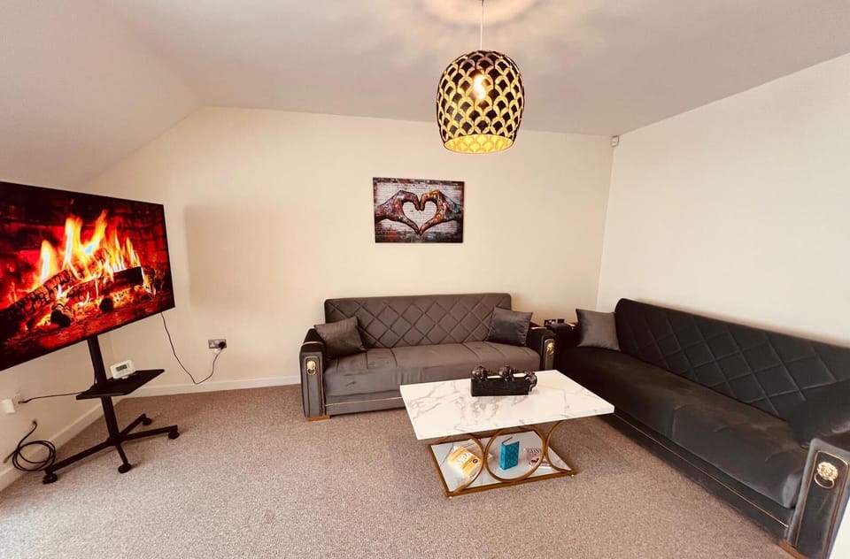 Apartment, 2 Bedrooms | Living room