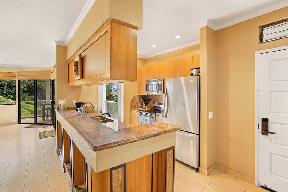 Condo, Multiple Beds, Lanai, Partial Ocean View (Grand Champions 55) | Private kitchen | Coffee/tea maker