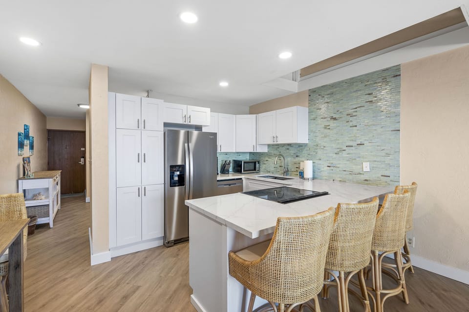 Condo, 1 King Bed with Sofa bed, Lanai, Ocean View (Shores of Maui 215) | Private kitchen | Coffee/tea maker