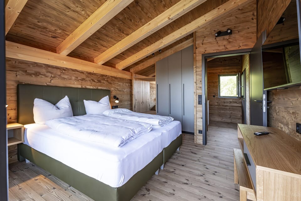 Chalet | 3 bedrooms, individually furnished