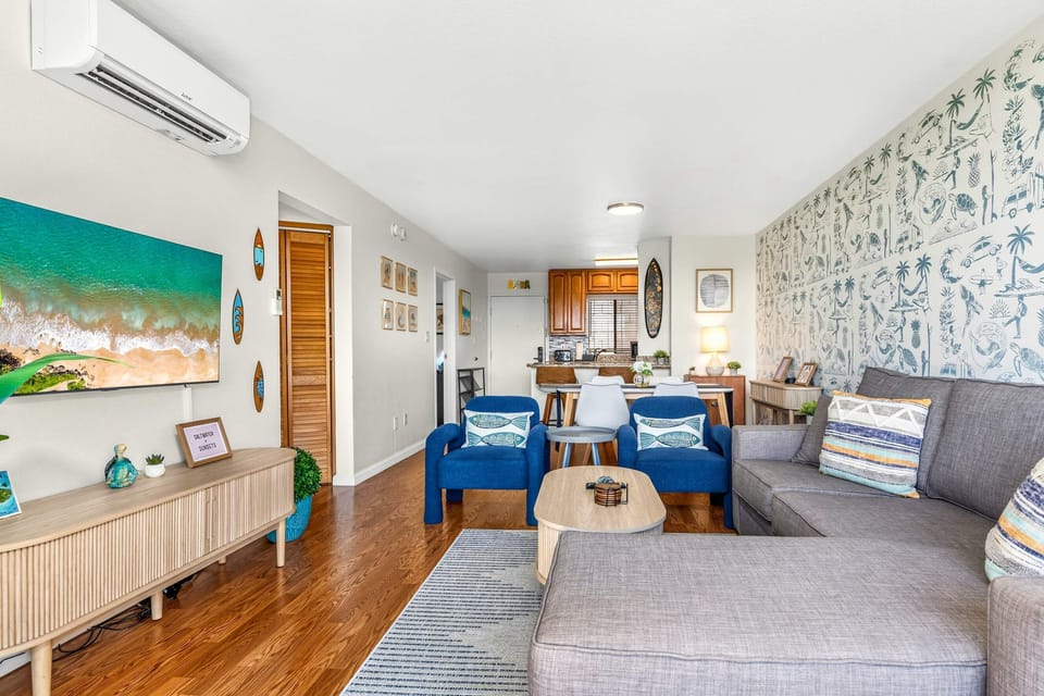 Apartment, Multiple Beds, Lanai, Partial Ocean View (Pacific Shores B-409) | Living area