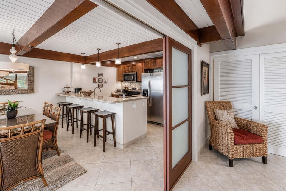 Condo, Multiple Beds, Lanai, Ocean View (Kahana Outrigger 4B1) | Dining