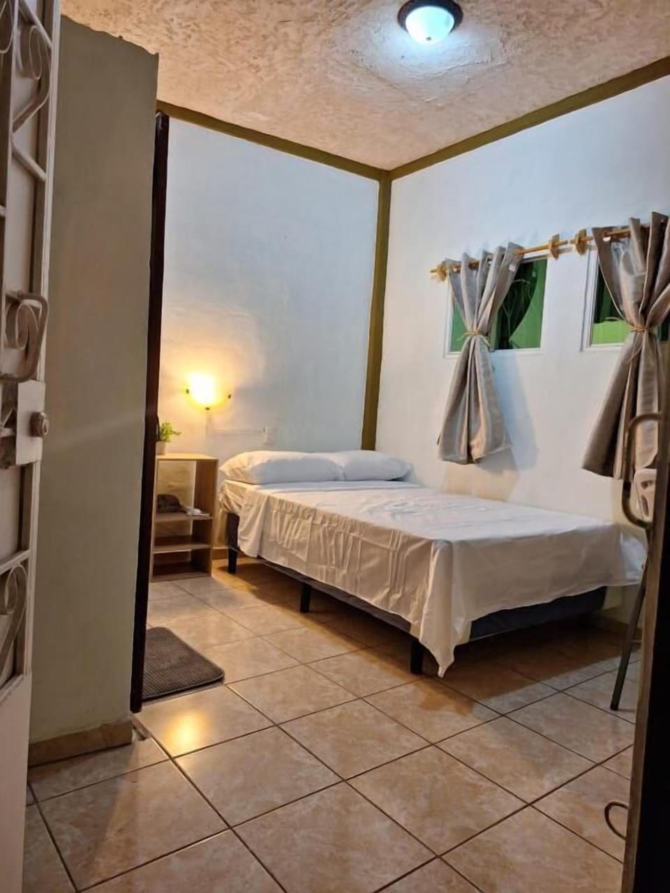 Down comforters, minibar, laptop workspace, WiFi (free)