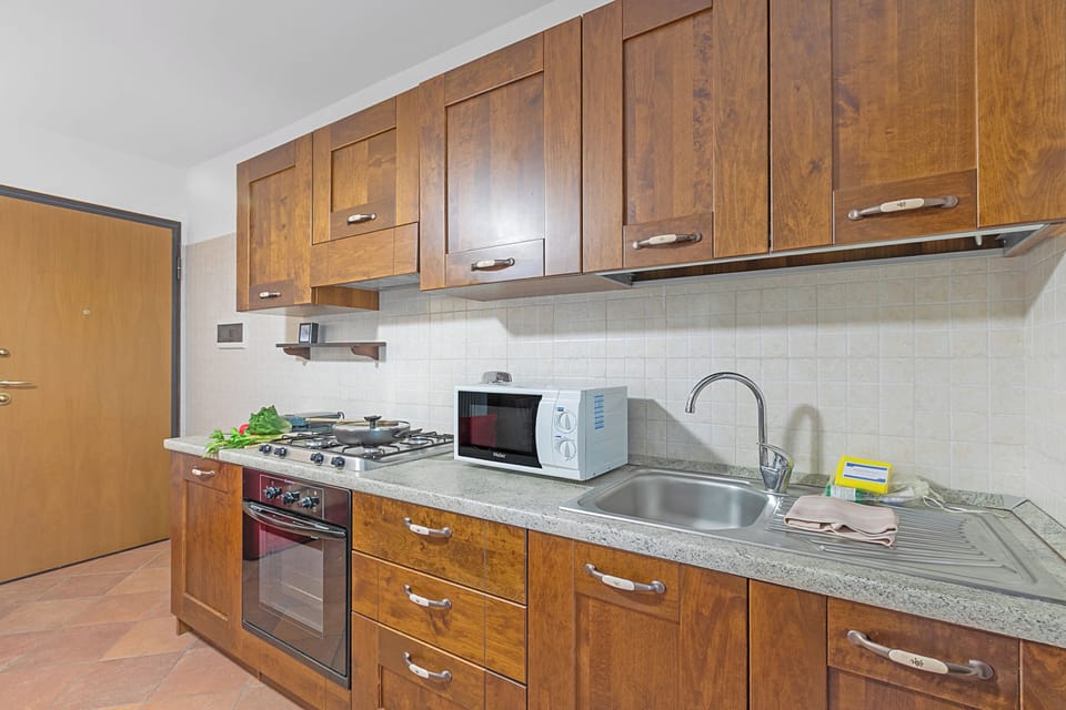 Family Apartment, Multiple Bedrooms (The Sunflower) | Private kitchen | Fridge, microwave, oven, stovetop
