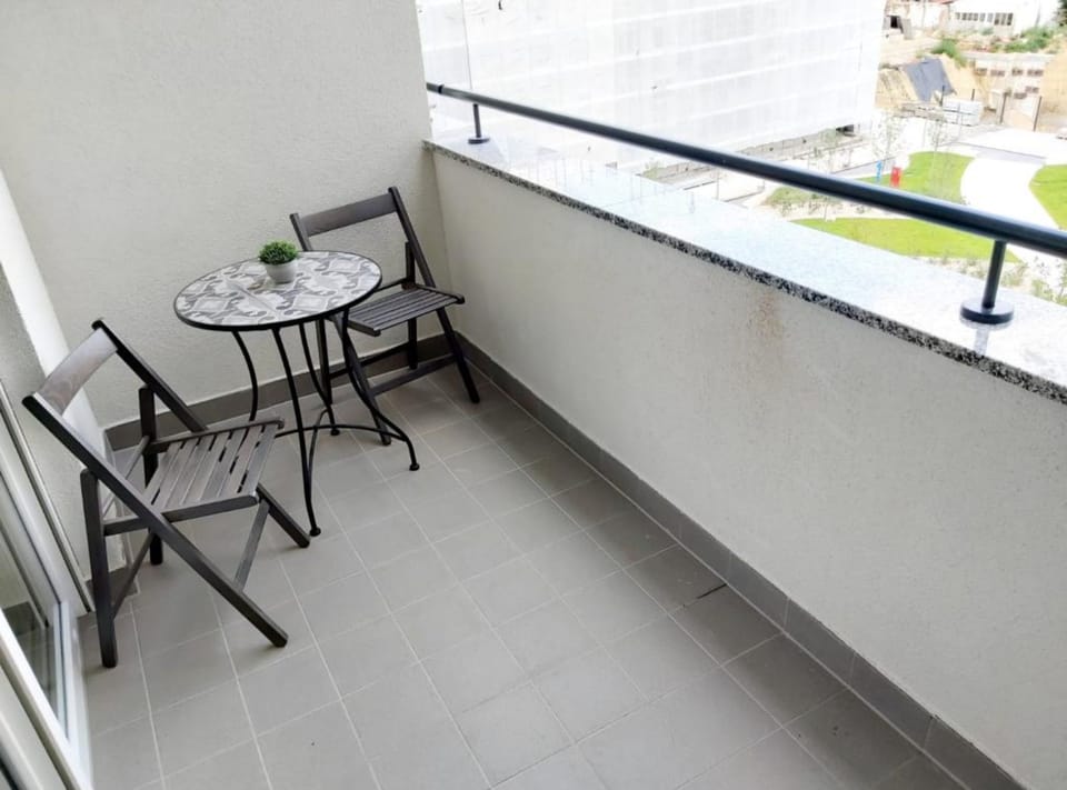 Studio (Studio Apartment With Balcony) | Balcony