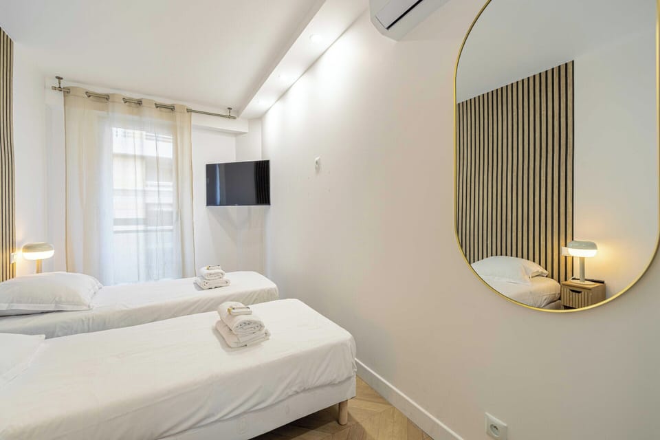 Apartment | 3 bedrooms, laptop workspace, iron/ironing board, bed sheets