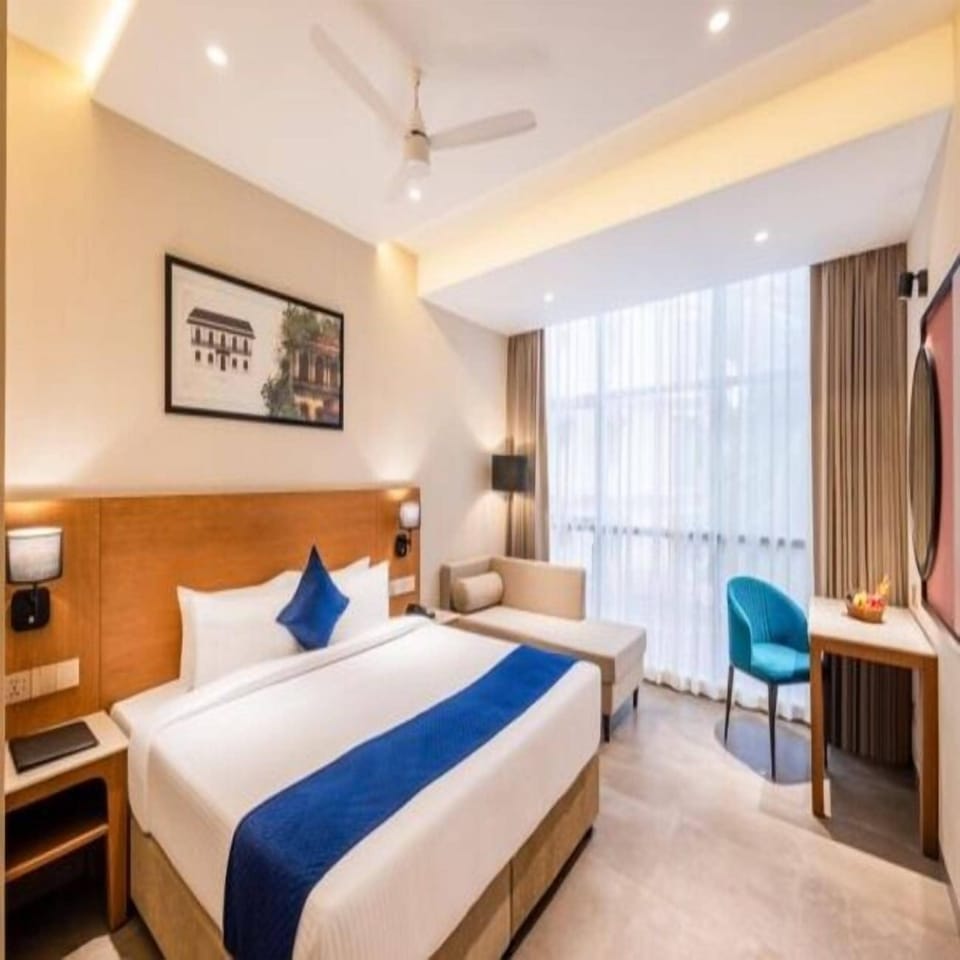 Superior Room | In-room safe, desk, free WiFi